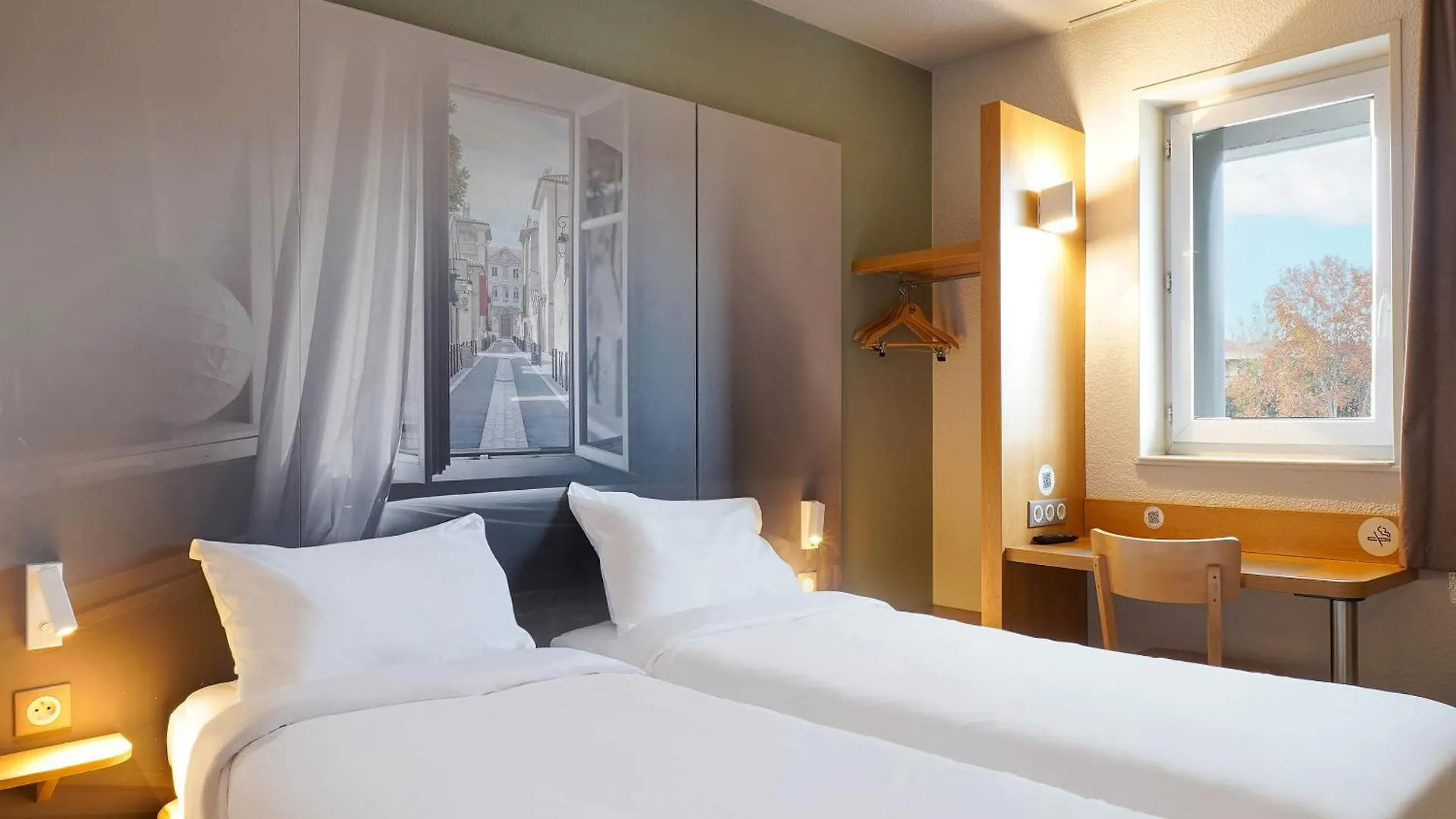 B&B Hotel Aix-En-Provence Pont De L'Arc 2*,  Frankrike