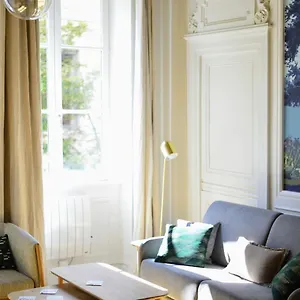 Eden Blue, Lovely Flat, Bright & Cosy In Francia